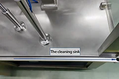 Cleaning Sink (at the worktable)
